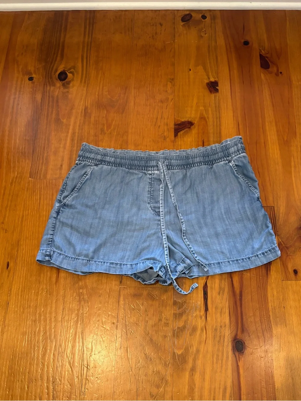 Loft Outlet Denim-Style Drawstring Shorts (Size: Large)